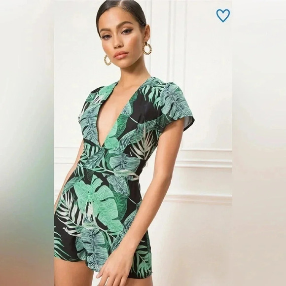 Superdown x Revolve Tropical Leaf Penny Deep V Romper XS - Picture 4 of 7